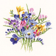 HERITAGE / 716  Freesia Posy